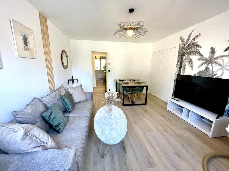 L'Instant Present - Calme & Elegant Proche Gare Apartment Roanne Exterior photo